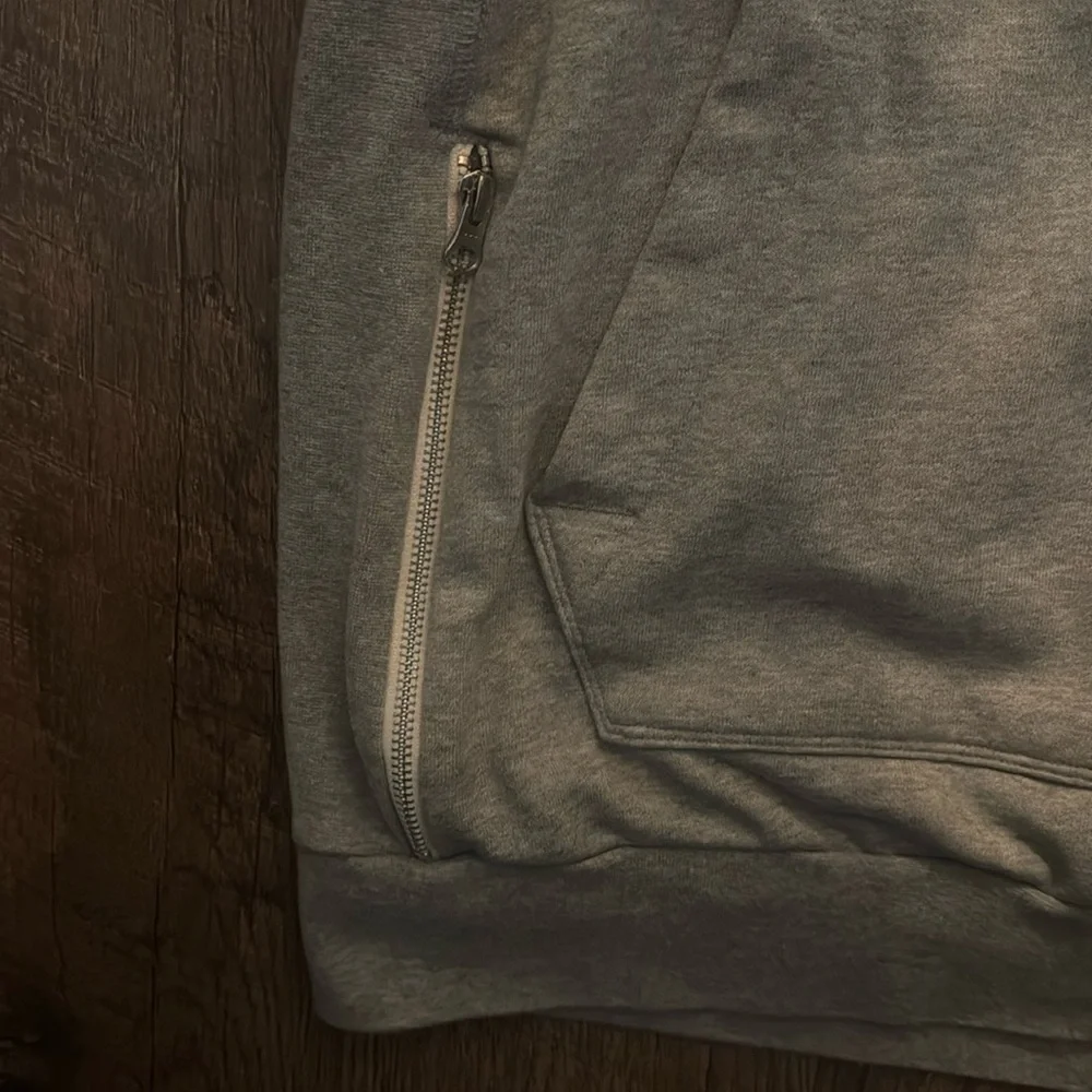 Nike Standard Issue Hoodie - Picture 6 of 6